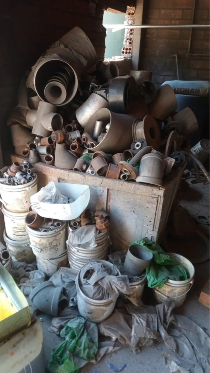 Vendo diversas conexões para tubulações ,flanges, curvas,,Te ,reduções 