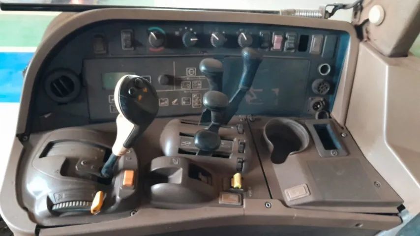 trator john deere 7210J ano 2015 - Foto 5