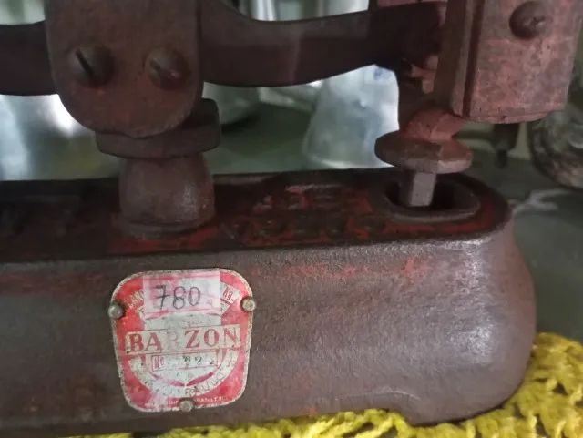 balança antiga pequena 1 kilo  barzon  - Foto 5