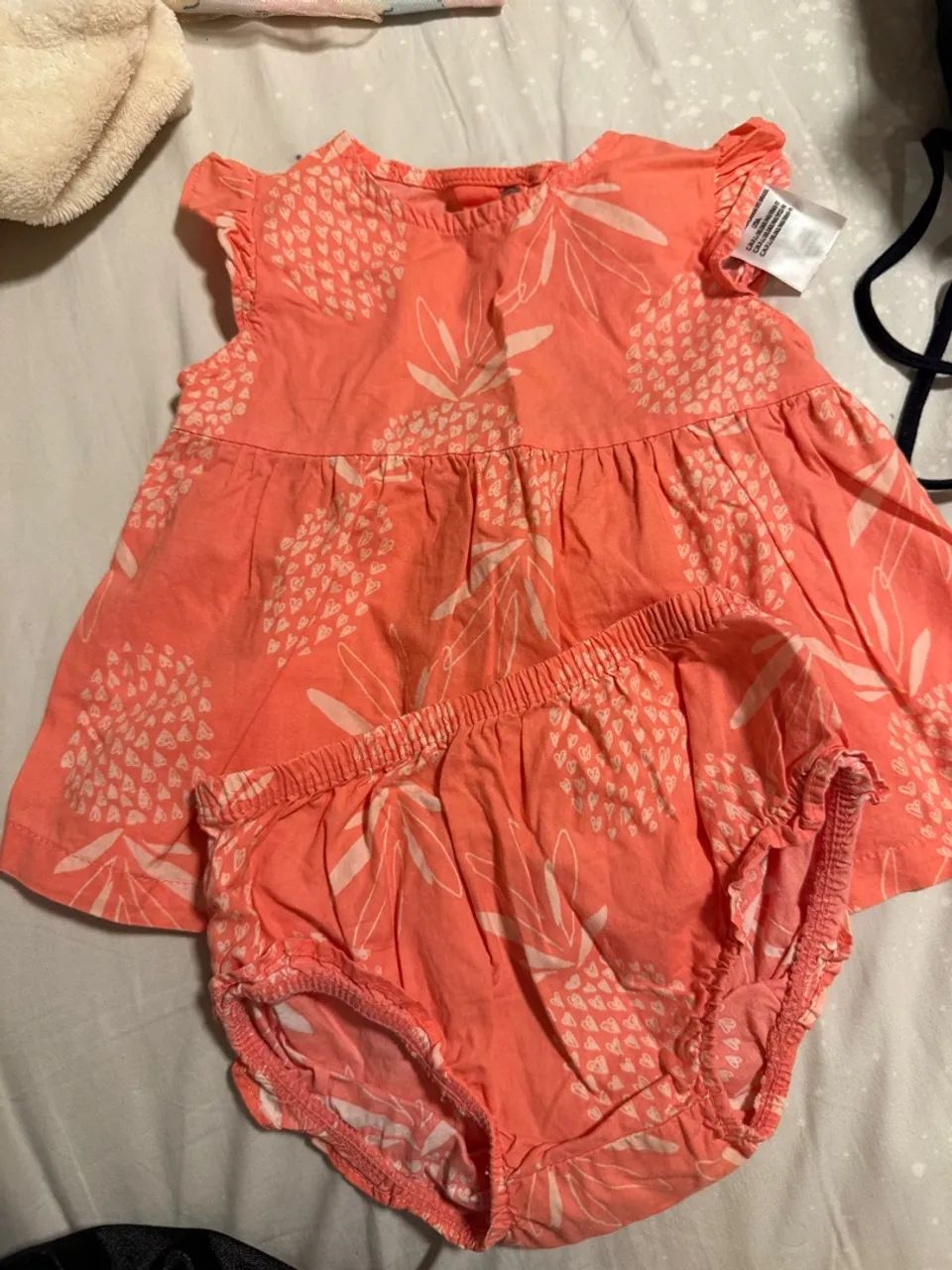 Conjunto de Roupas carters, tip top e zara para Bebê Menina - Floral e Listrado - Foto 3