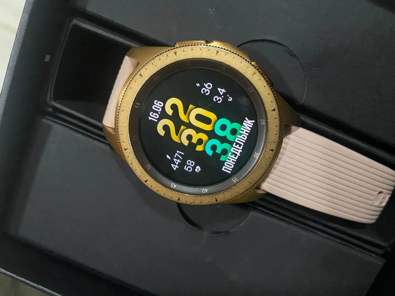 Galaxy watch ouro rose.