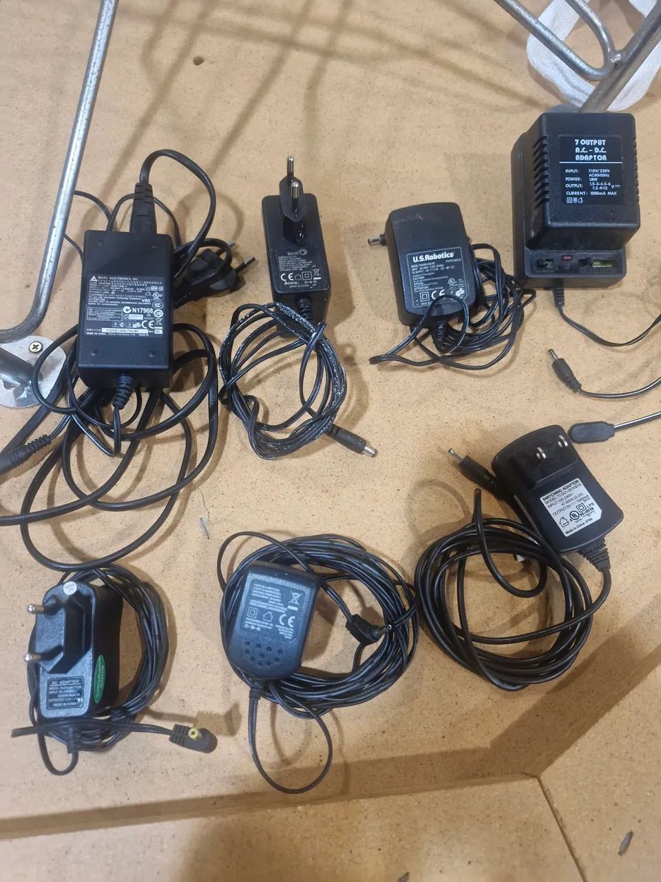 Carregadores e fontes diversos de 5 até 12 volts - Foto 4