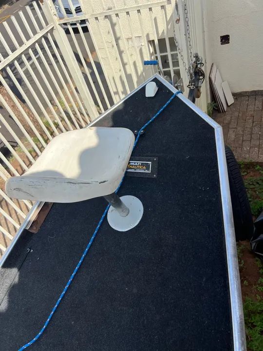 Barco de alumínio com motor e carretinha - Foto 4