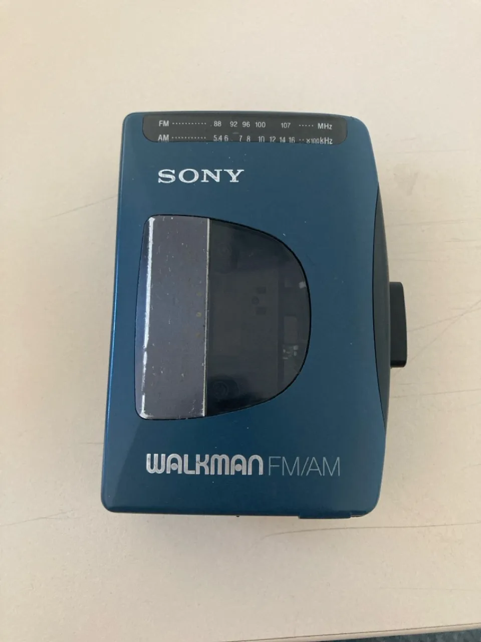 Walkman Sony FM/AM - Toca Fitas Portátil