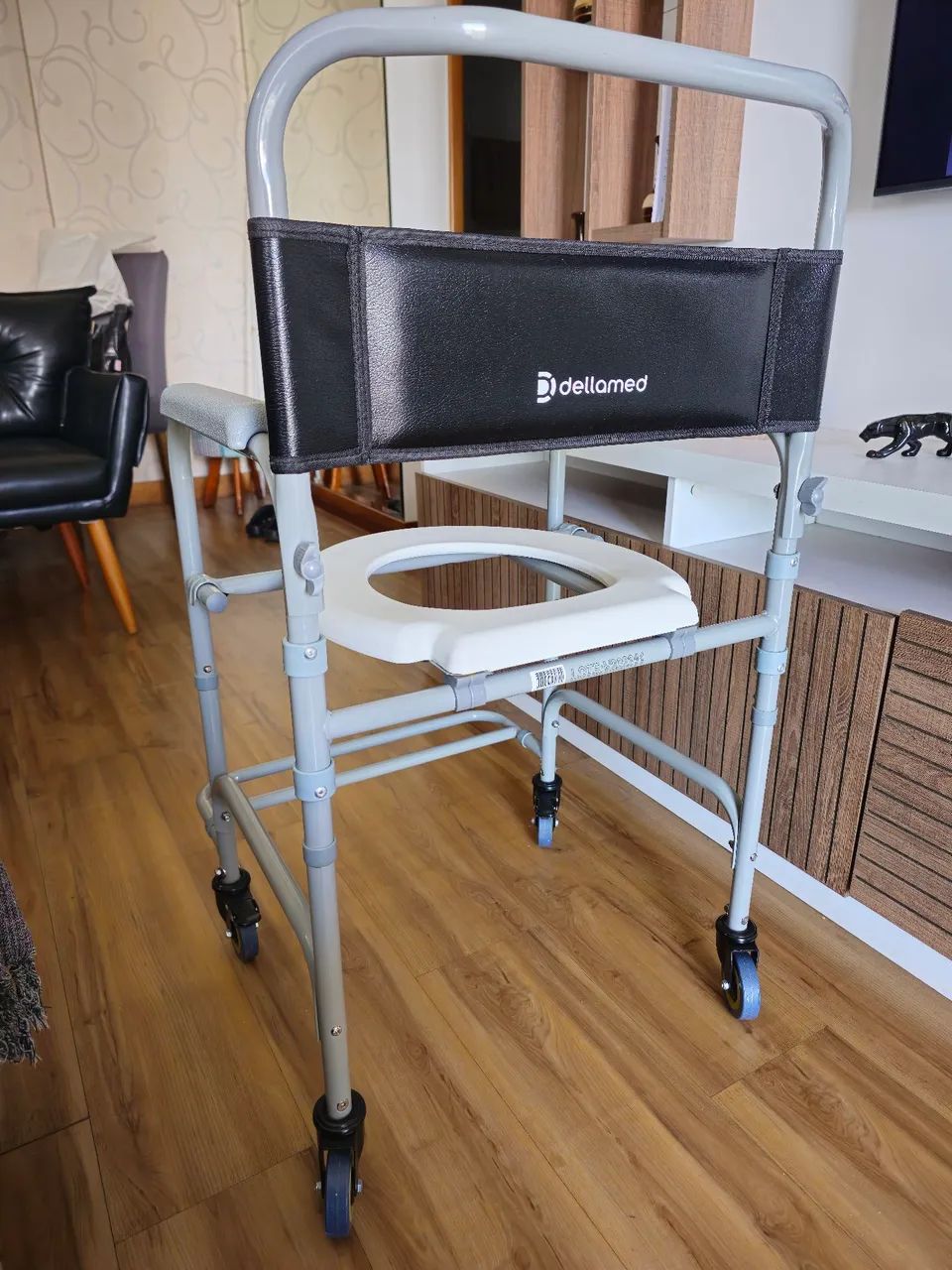 Cadeira de Rodas, cadeira higiênica, andador  - Foto 4