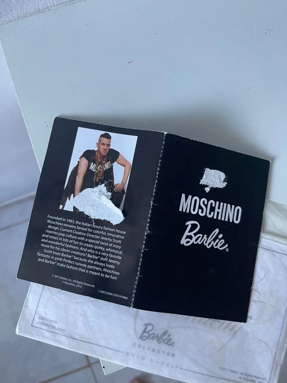 Barbie Moschino Negra  - Foto 4