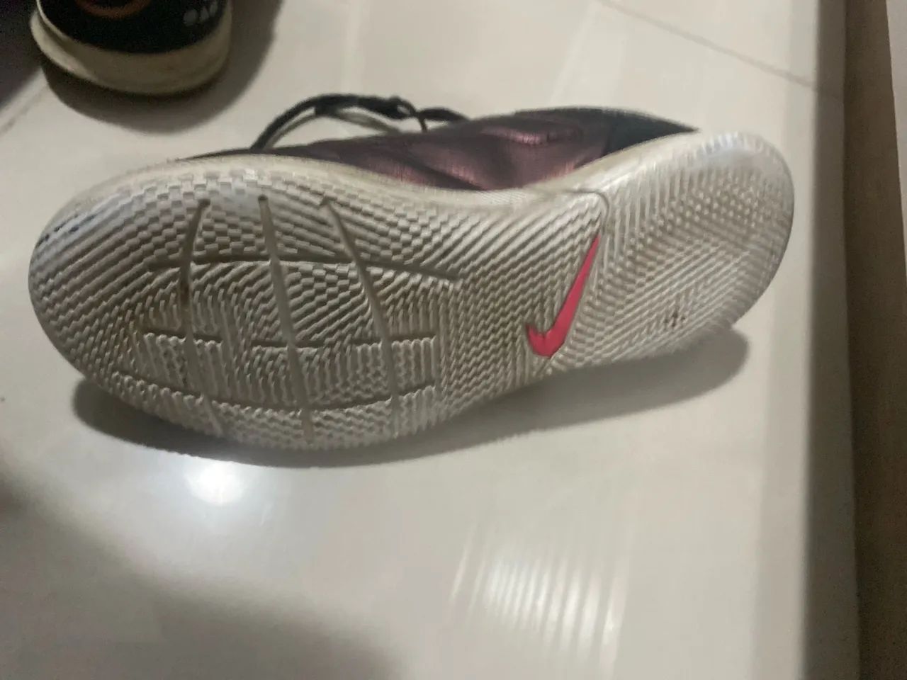 Chuteira de salão Nike Tiempo - Foto 5