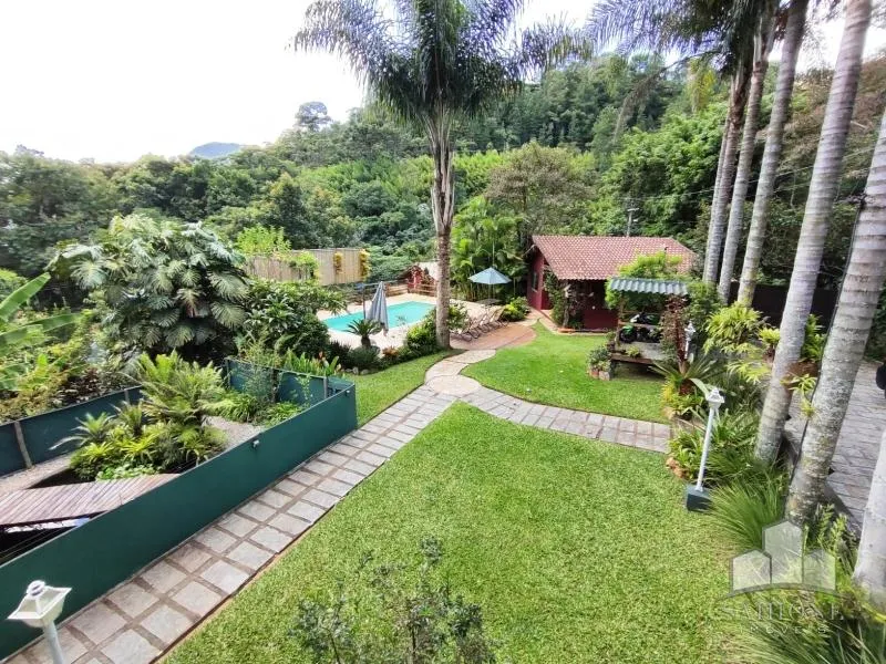 Casa- Petrópolis, Araras