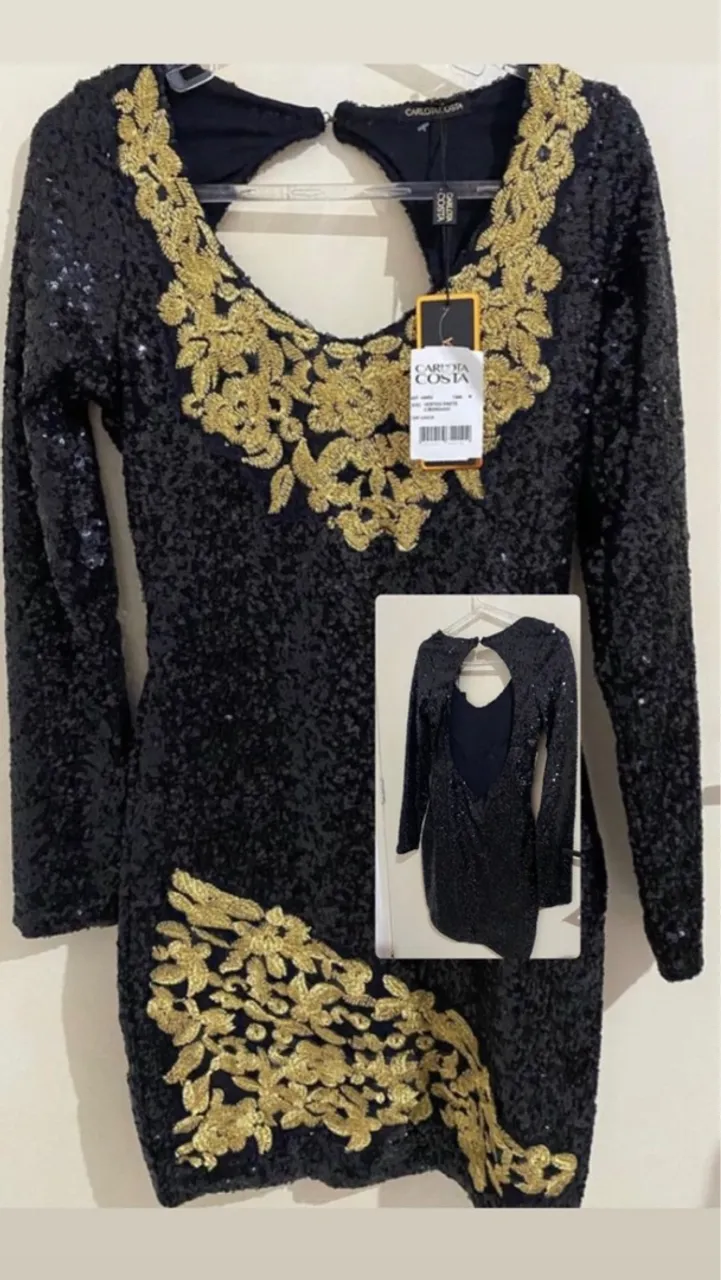 Vestido Preto com Detalhes Dourados