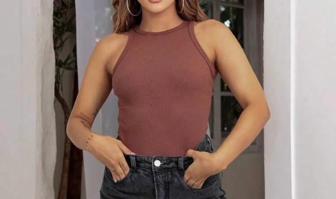 Body canelado marrom