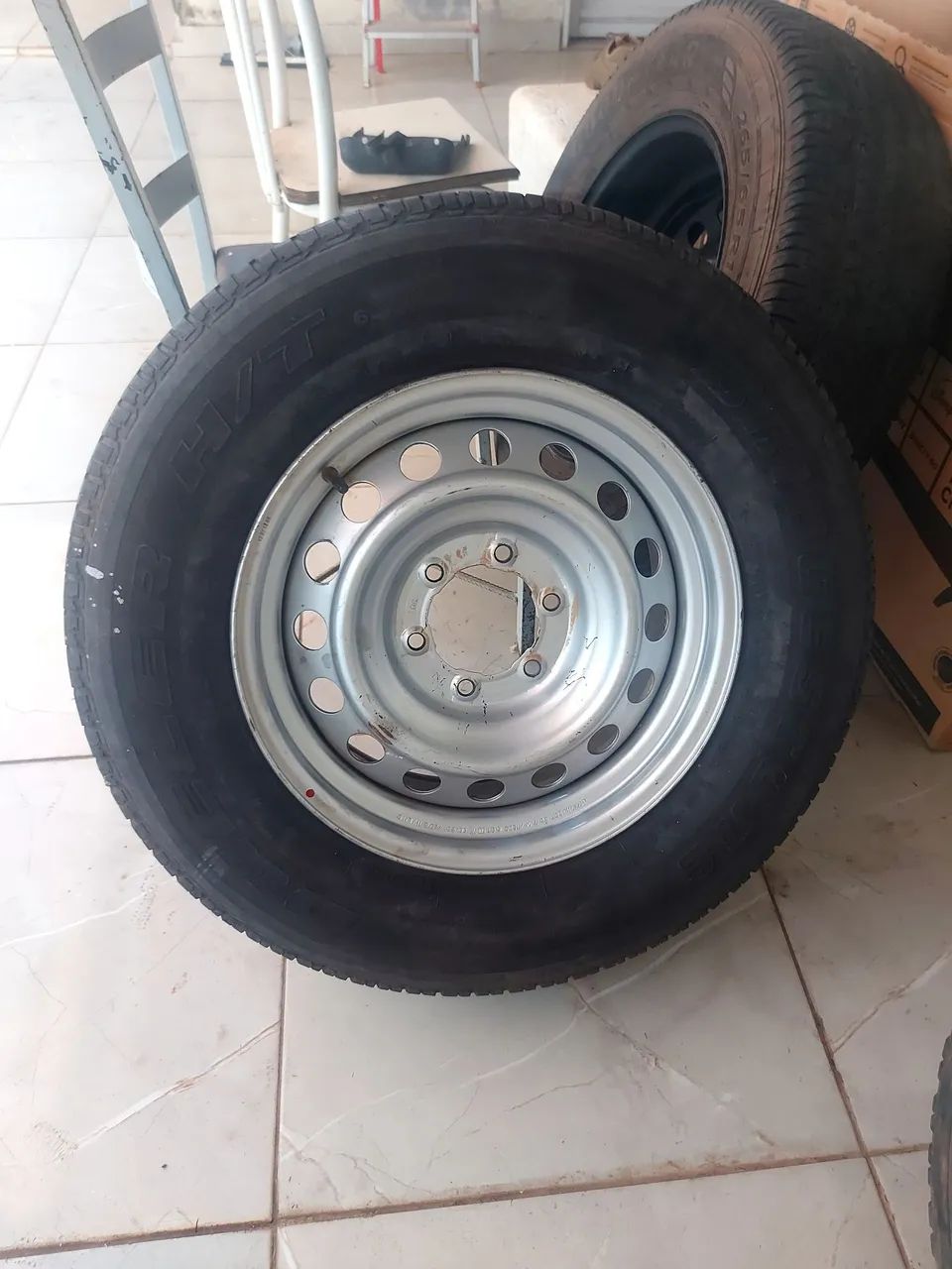 Rodas completa com Pneus caminhonete