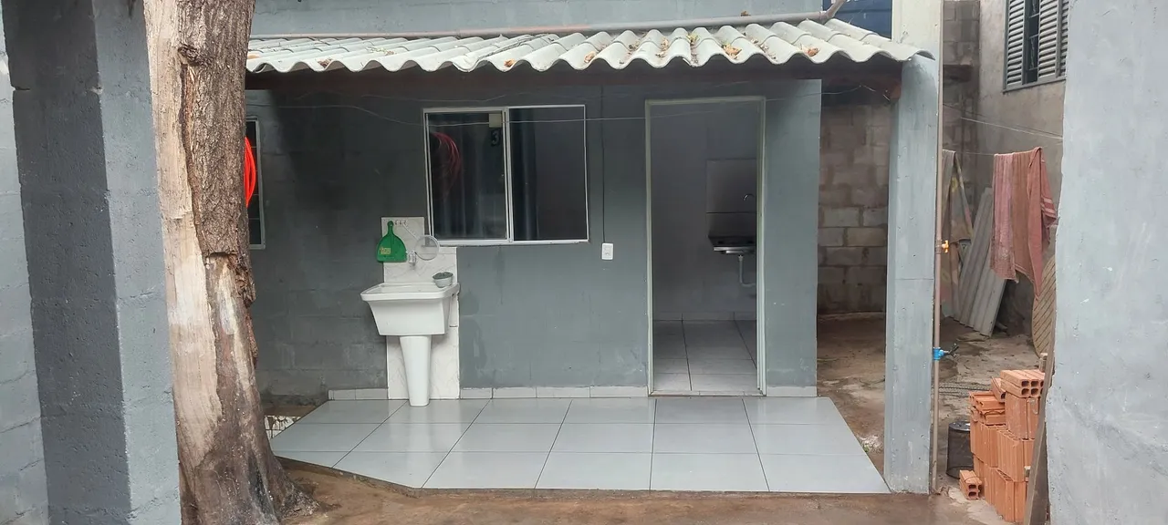 Kitnet próximo ao comper da av Alzira Santana 