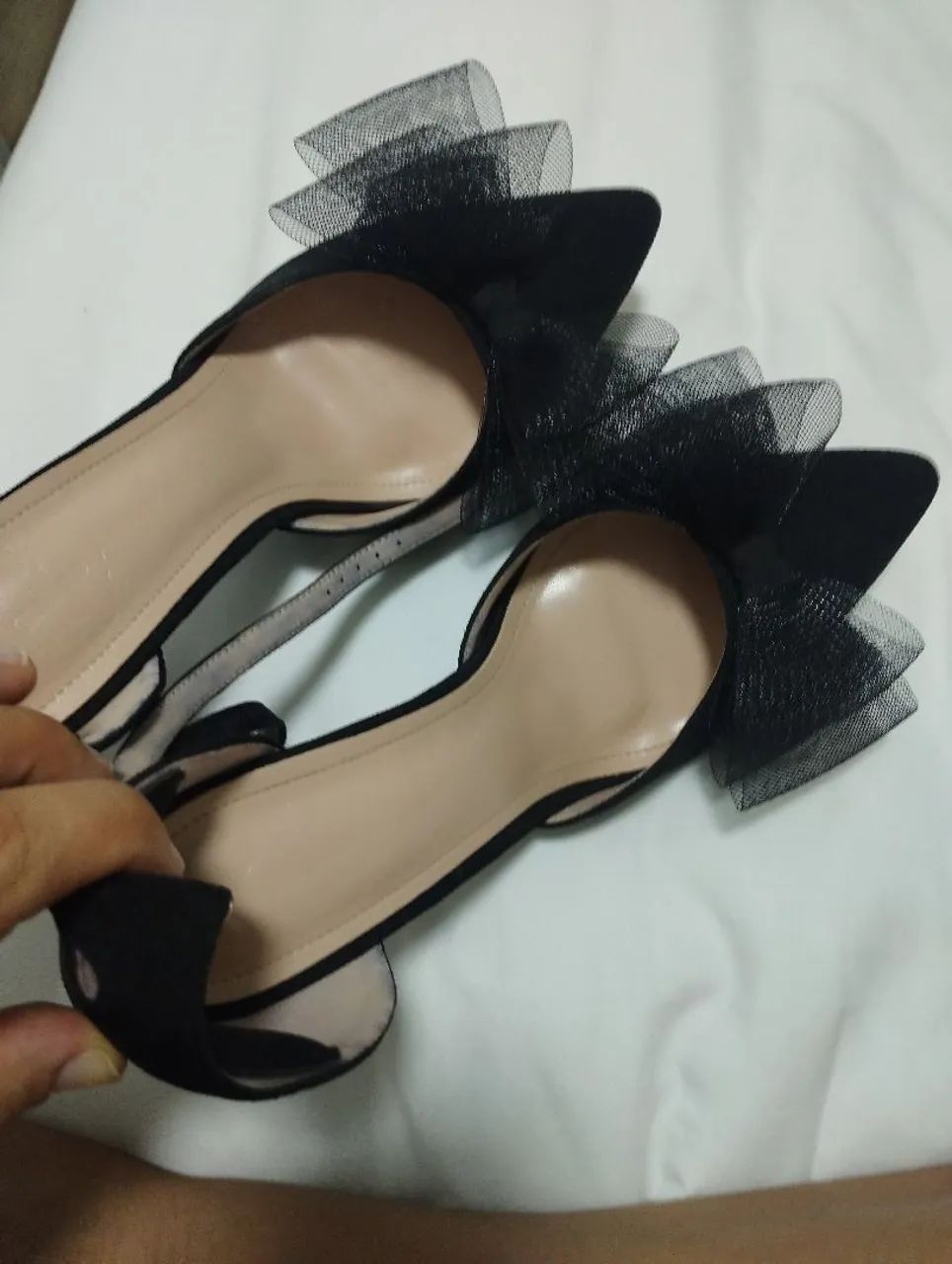 Scarpin preto elegante salto 