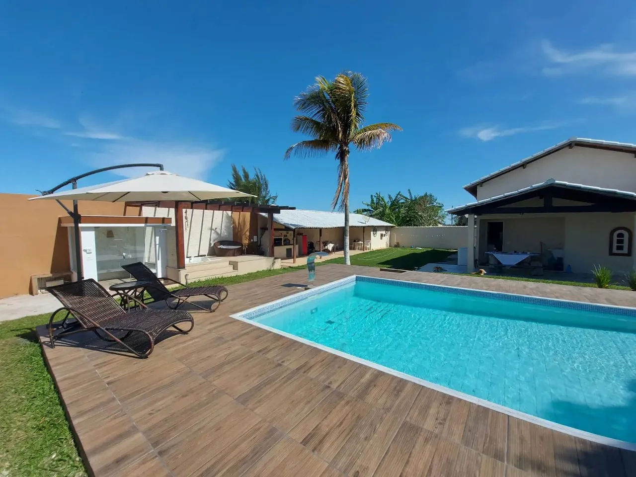 Linda Casa Mobiliada para Locação em Praia Seca