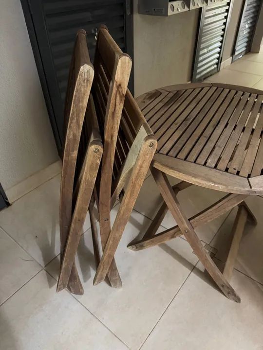 Jogo de mesa e 2 cadeiras Tokstok