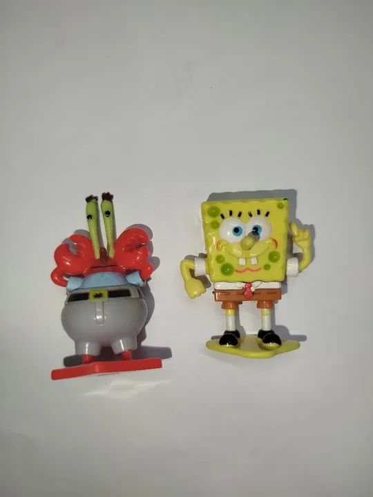 Miniaturas Kinder ovo Bob esponja.