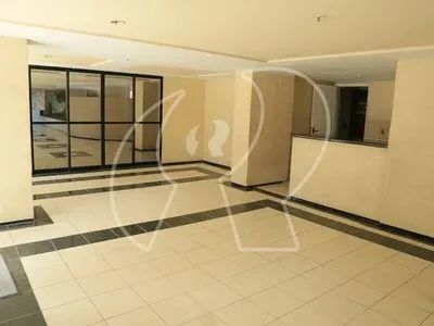 Ótima localização, 03 quartos (Sendo 02 suítes com armários e 01 dormitório), varanda na s - Foto 4