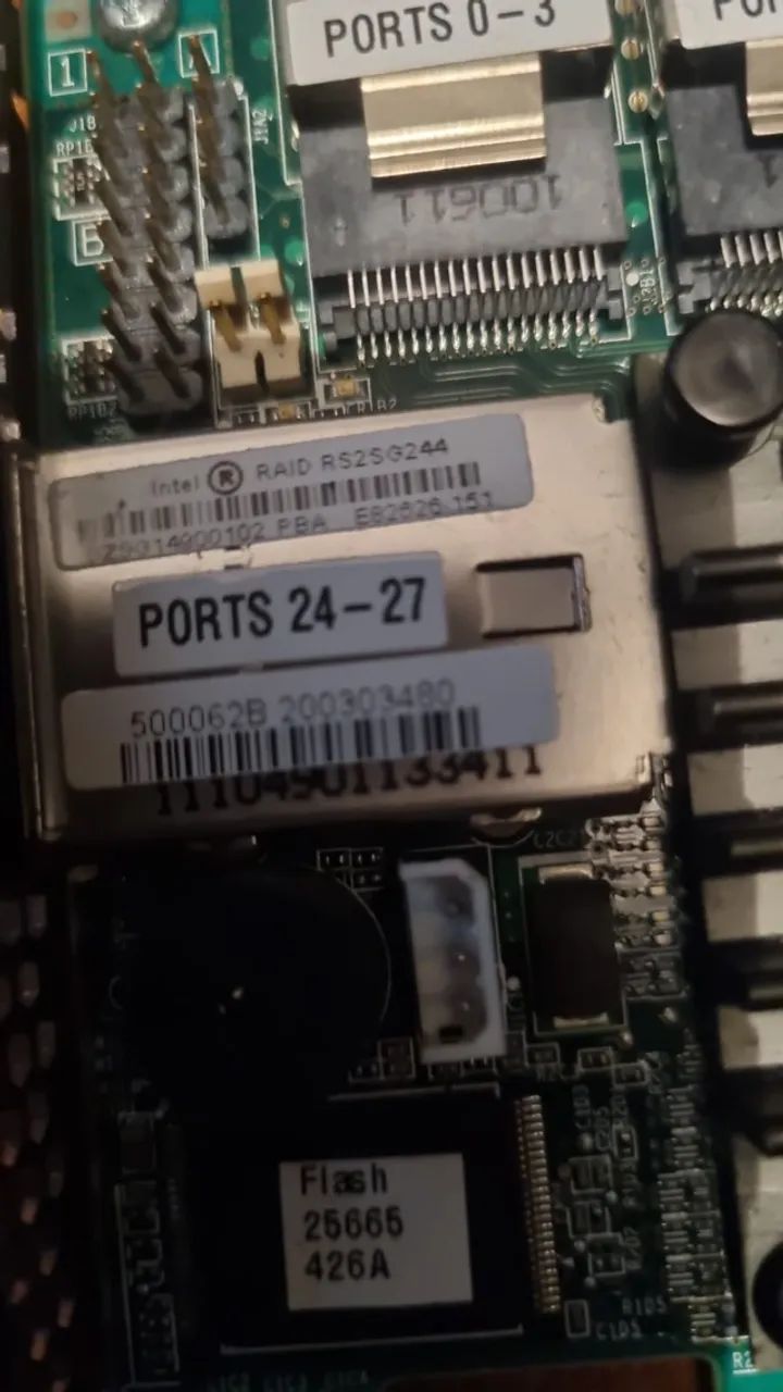 Controladora RAID Intel RS2SG244 24 Portas Internas +4 Externas p HD SAS/SATA - Foto 2