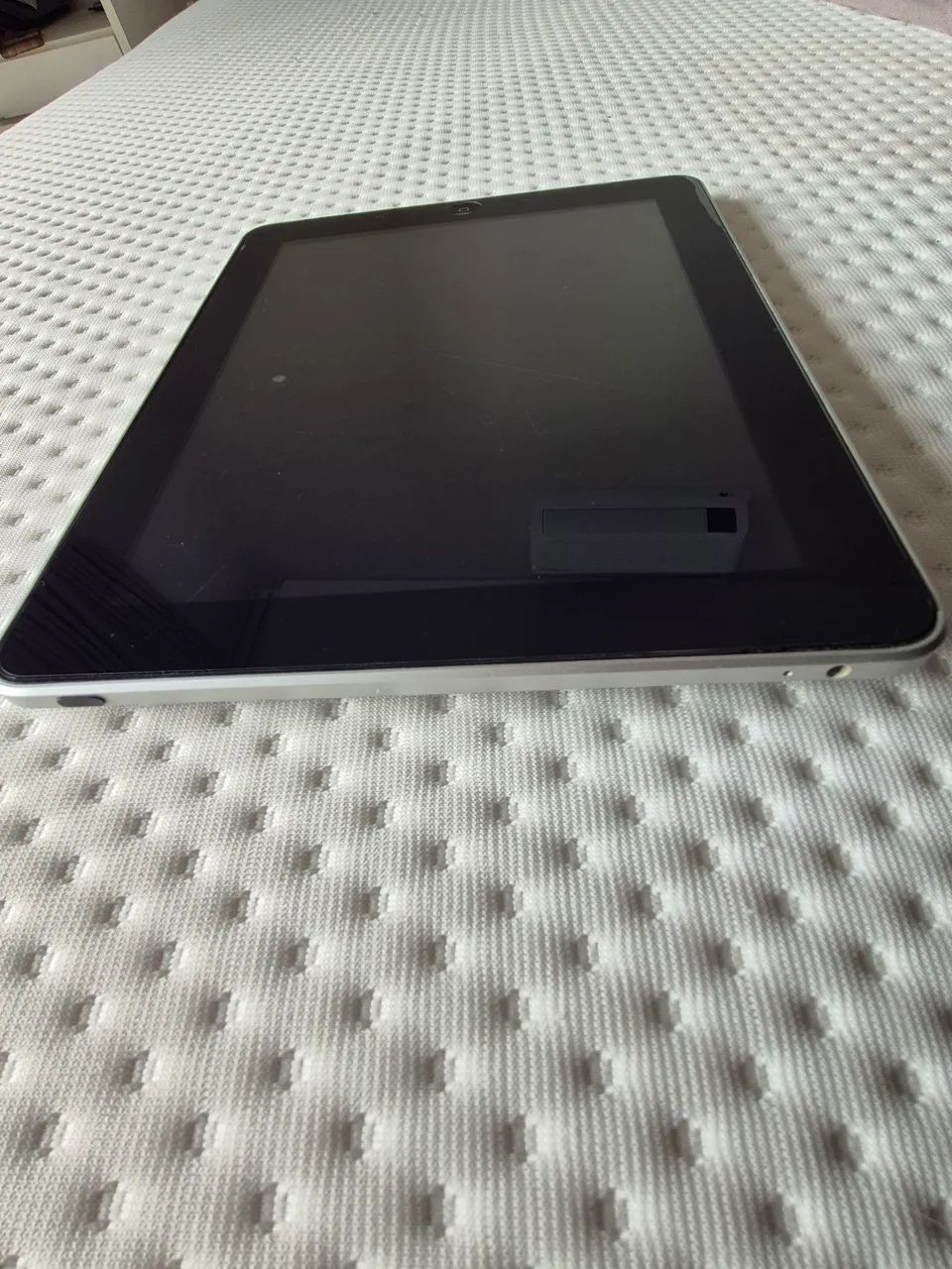 Apple IPad primeira geração funcionando Jailbreak e carregador - Foto 3