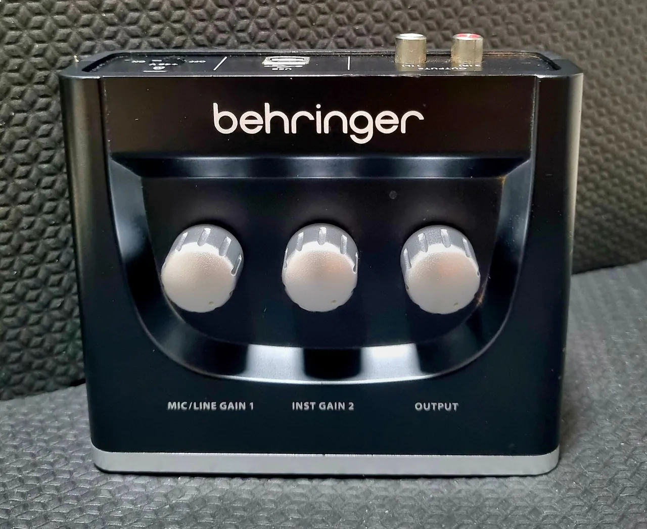 Interface de Áudio | Behringer | U-PHORIA UM2