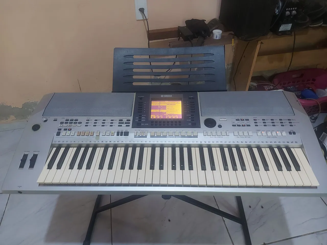 Teclado Yamaha PSR700 Profissional