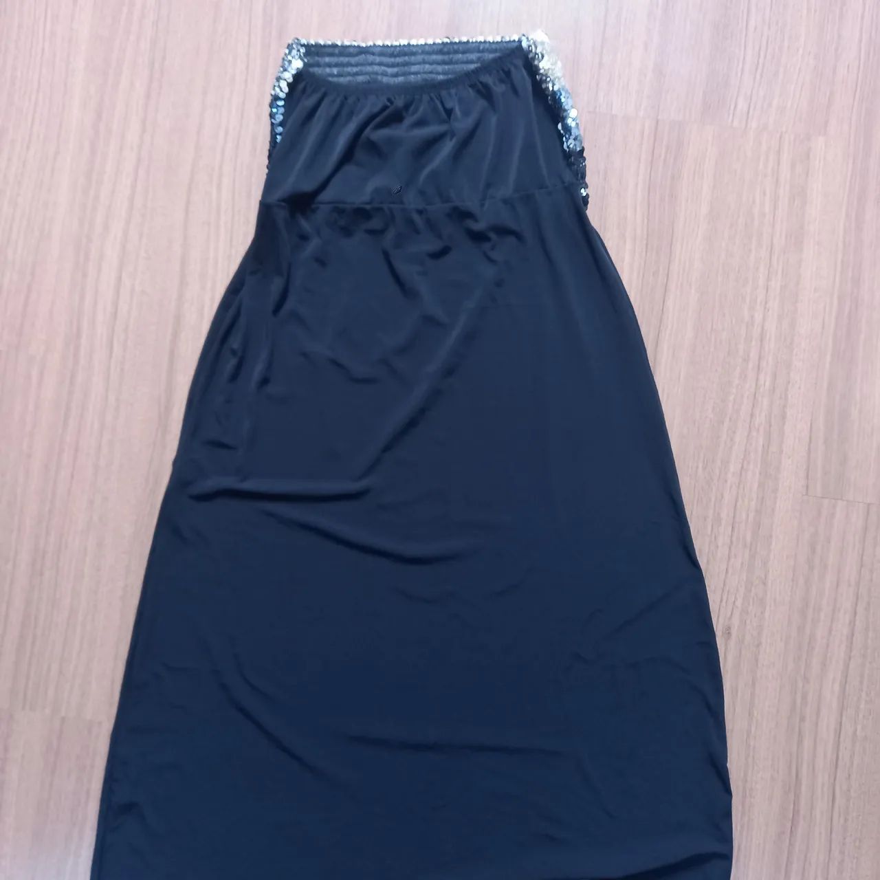 Vestido preto com detalhes em paetês - Foto 2