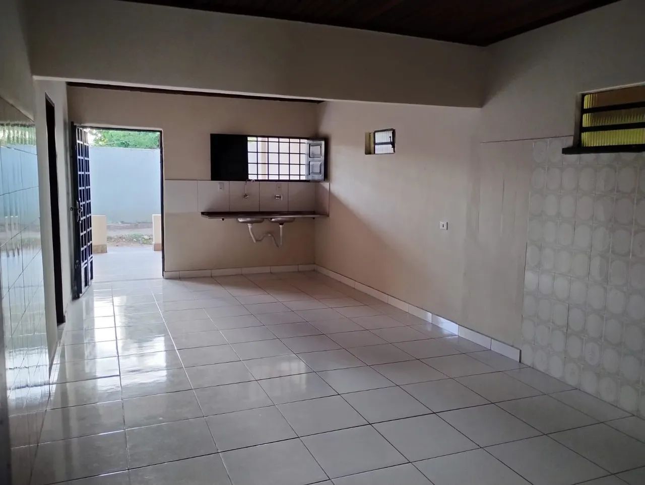 Aluga-se uma casa no bairro Liberdade - Foto 5