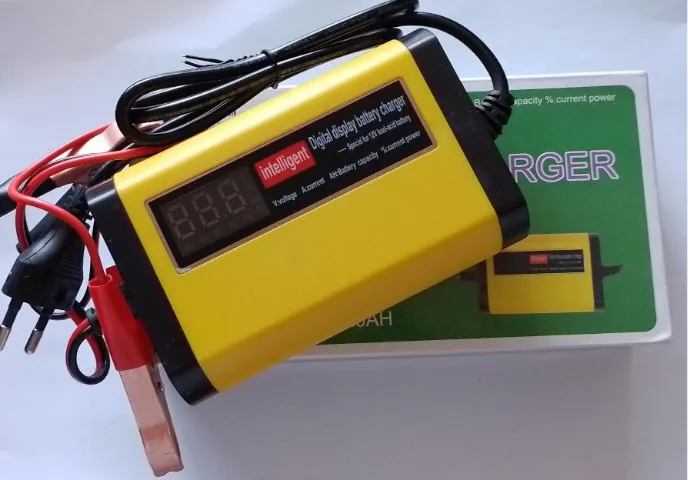 CARREGADOR DE BATERIA P/ MOTO, CARRO, 2AH 12V, INTELIGENTE / DISPLAY LCD, BIVOLT 110~220V