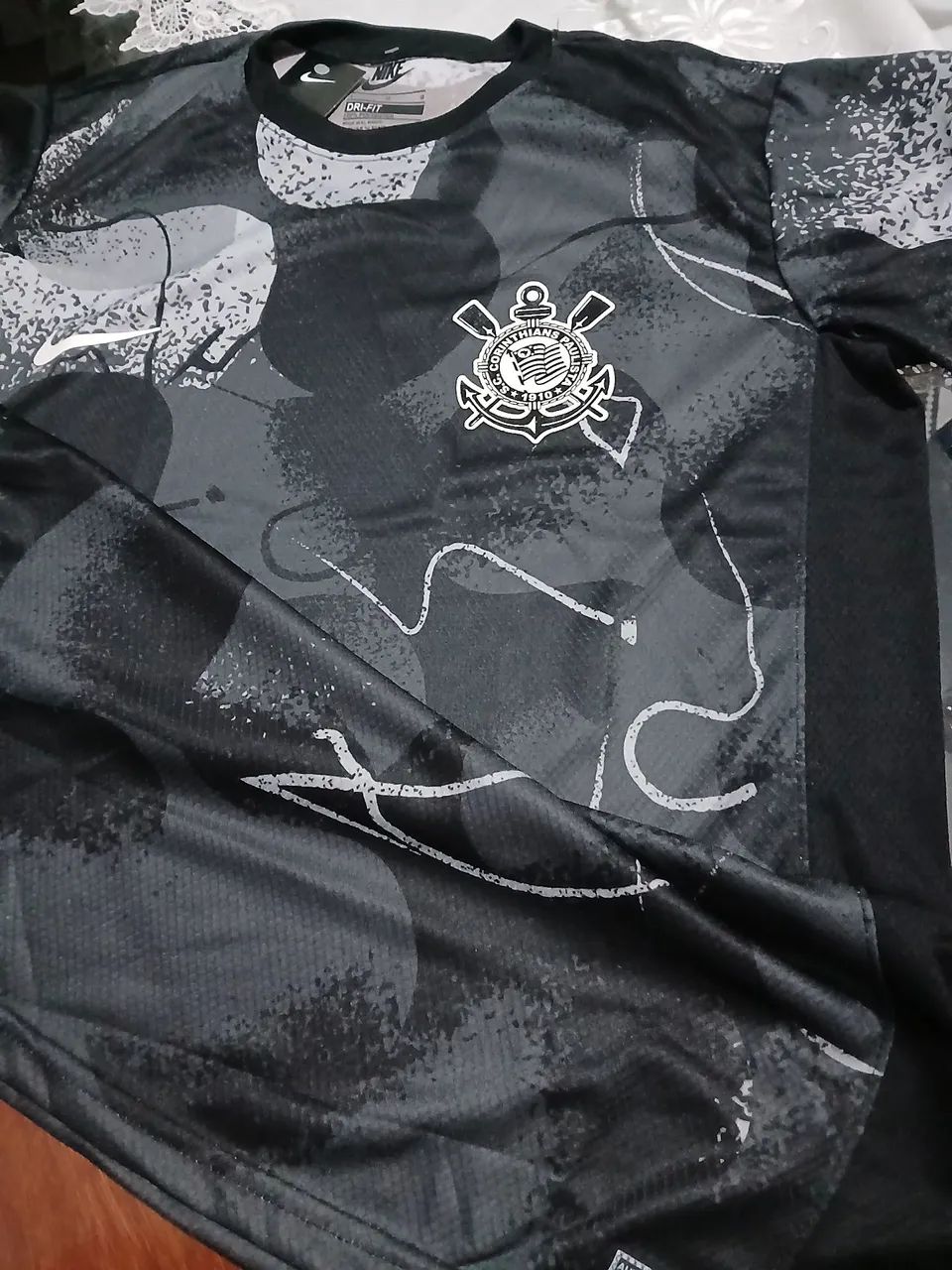 Camiseta Corinthians Nike - Preto - Foto 4