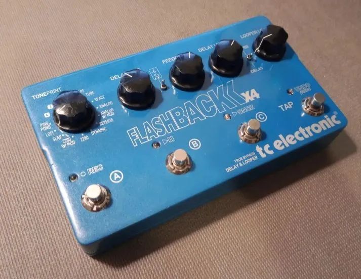 Pedal TC Electronic Flashback X4 Delay & Looper (Bogner La Grange) - Foto 2