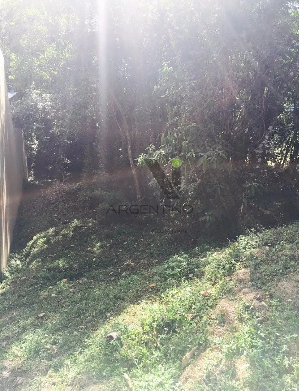 Terreno em condomínio fechado de alto padrão!