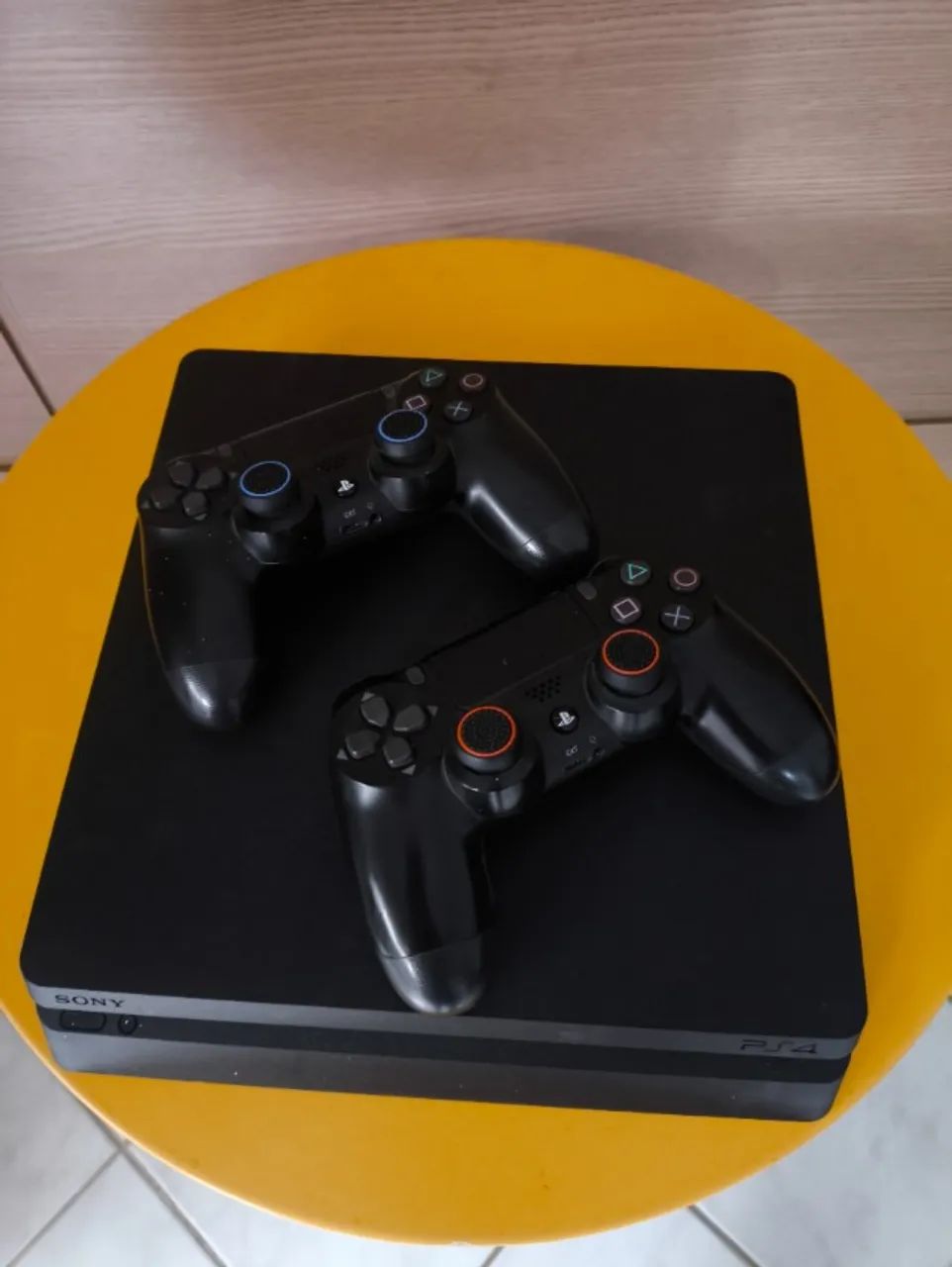 PS4 mais 2 jogos - Foto 5