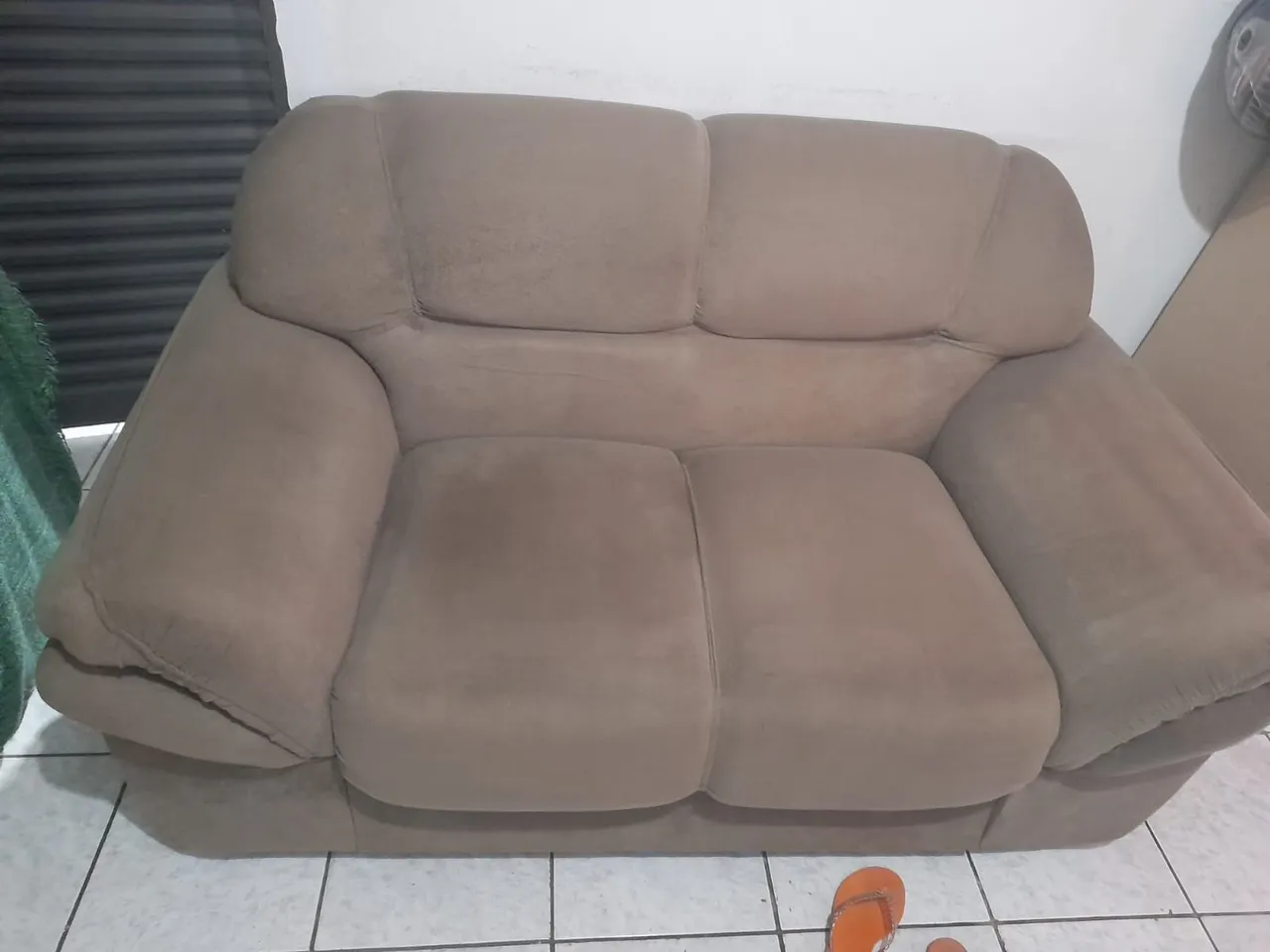Sofá 2 Lugares Confortável e Elegante