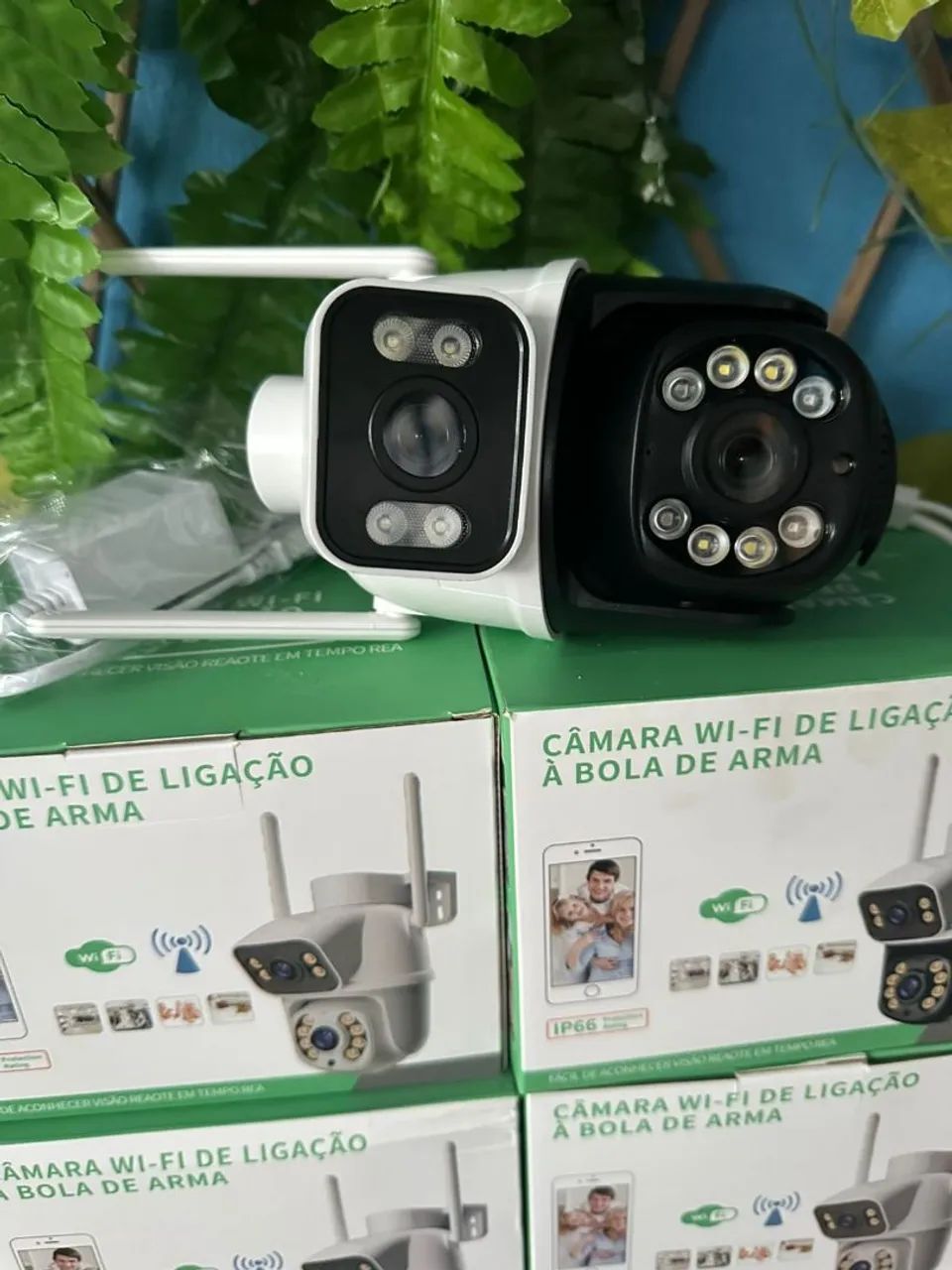 Câmera de segurança wi-fi de lente dupla full HD gira 360 e com visão noturna. - Foto 6