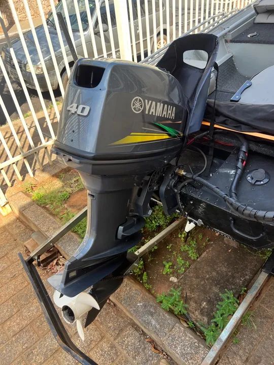 Barco de alumínio com motor e carretinha - Foto 3