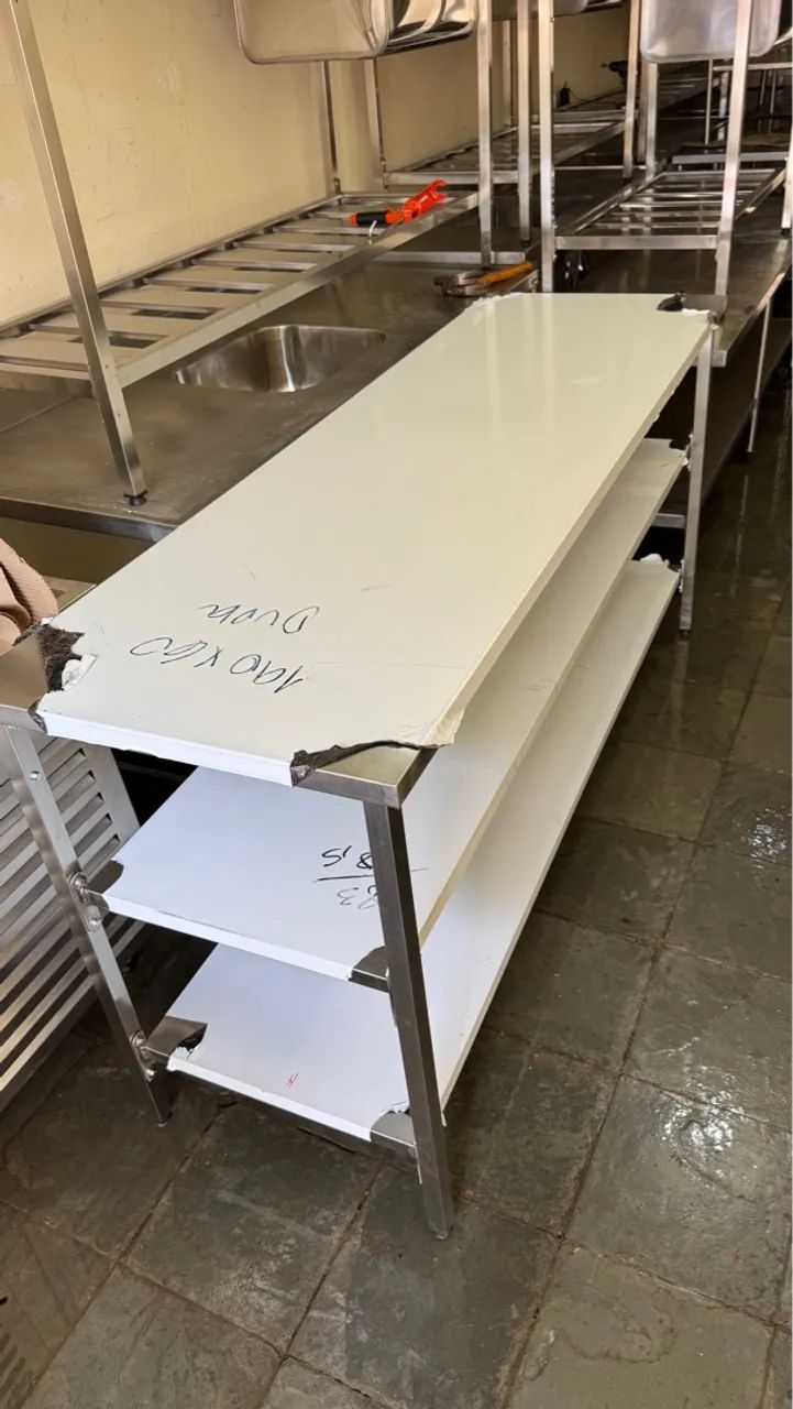 Mesa de inox DUAS prateleiras 1,90 x 0,60 - Foto 2