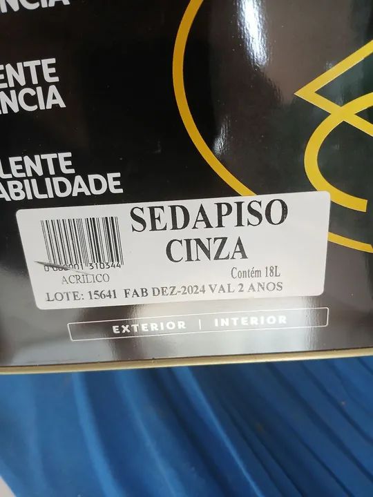 Vendo essas duas lata de tinta cinza 18lt - Foto 2