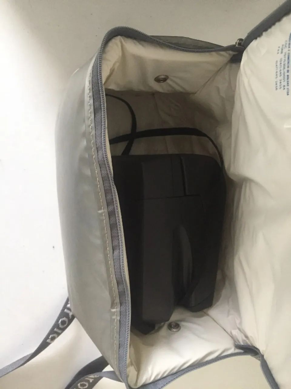 Camera fotográfica Polaroid usada modelo close up 636