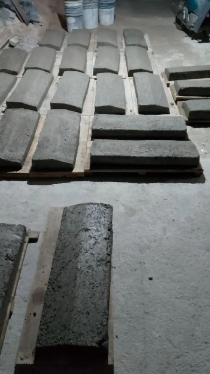 Meio fio de calçada 64840790478978121