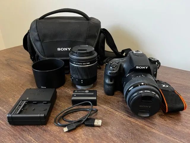 Câmera Sony Alpha a58 DSLR com lentes 18-55 / 55-200mm e Acessórios - Pronta para Uso