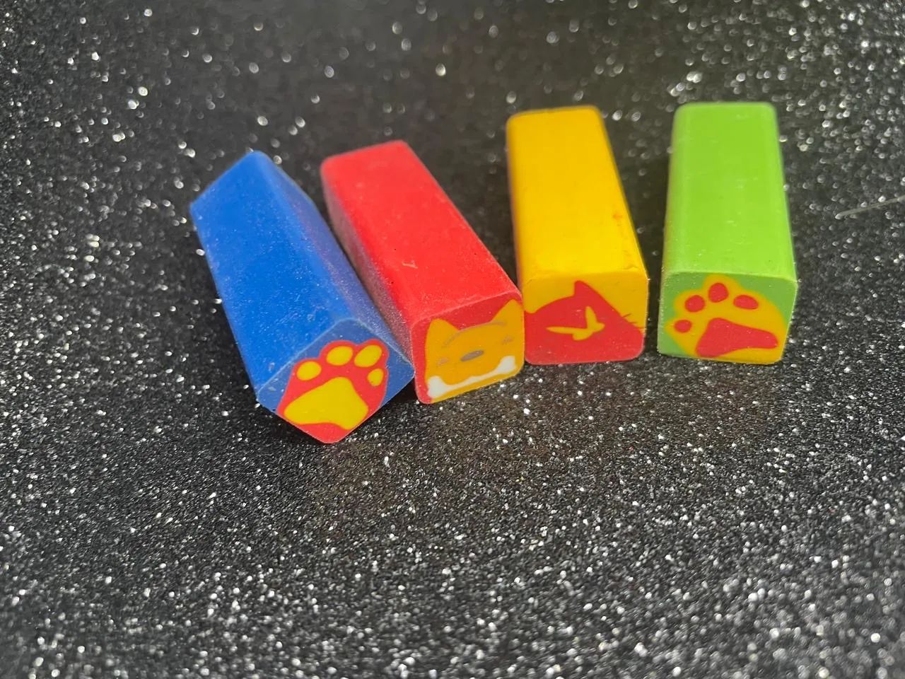 Borrachas para apagar com desenhos divertidos de gatinho 