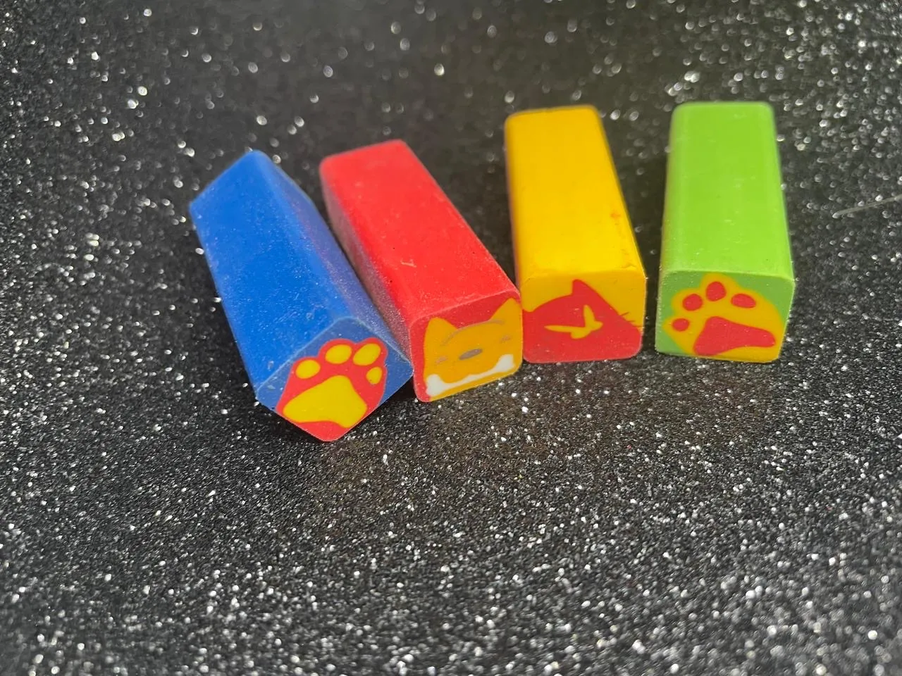 Borrachas para apagar com desenhos divertidos de gatinho