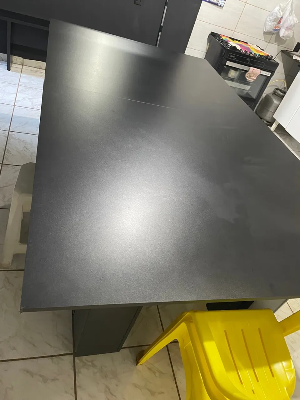 Mesa de sinuca e jantar preta