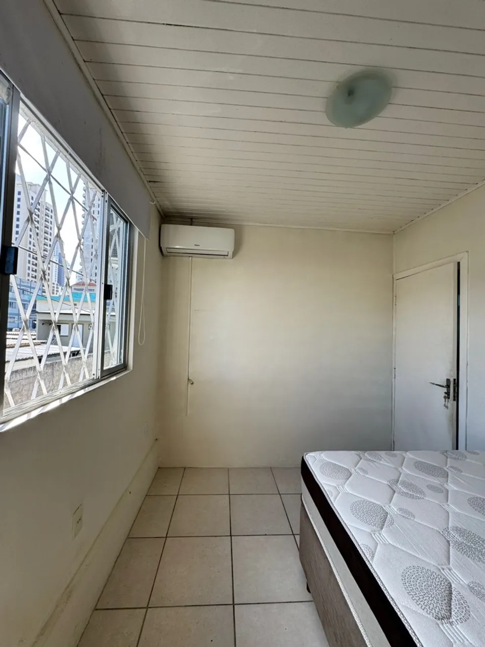 Quarto para alugar (somente mulher)