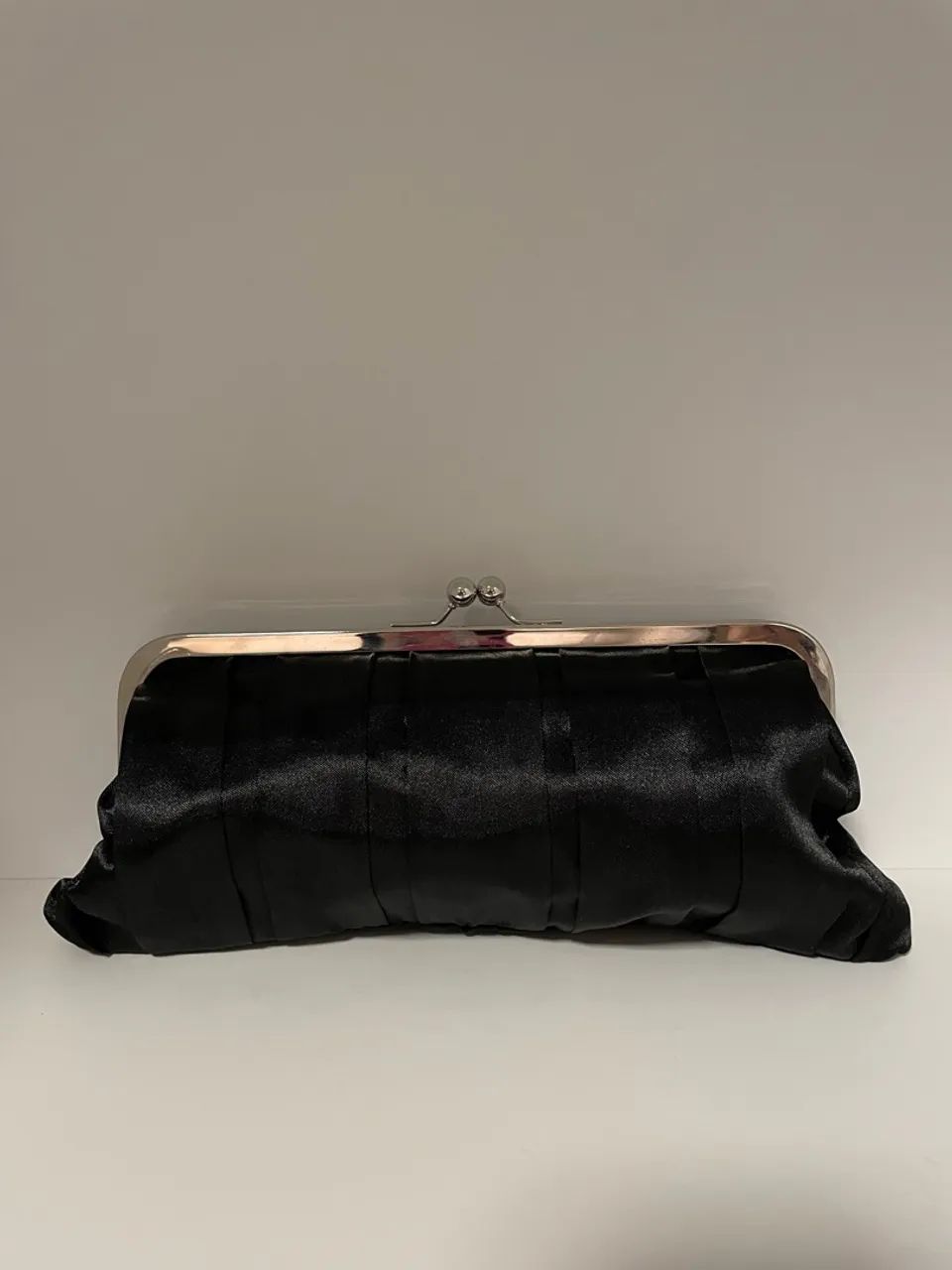 Bolsa de mão preta elegante Carolina Herrera - Foto 3