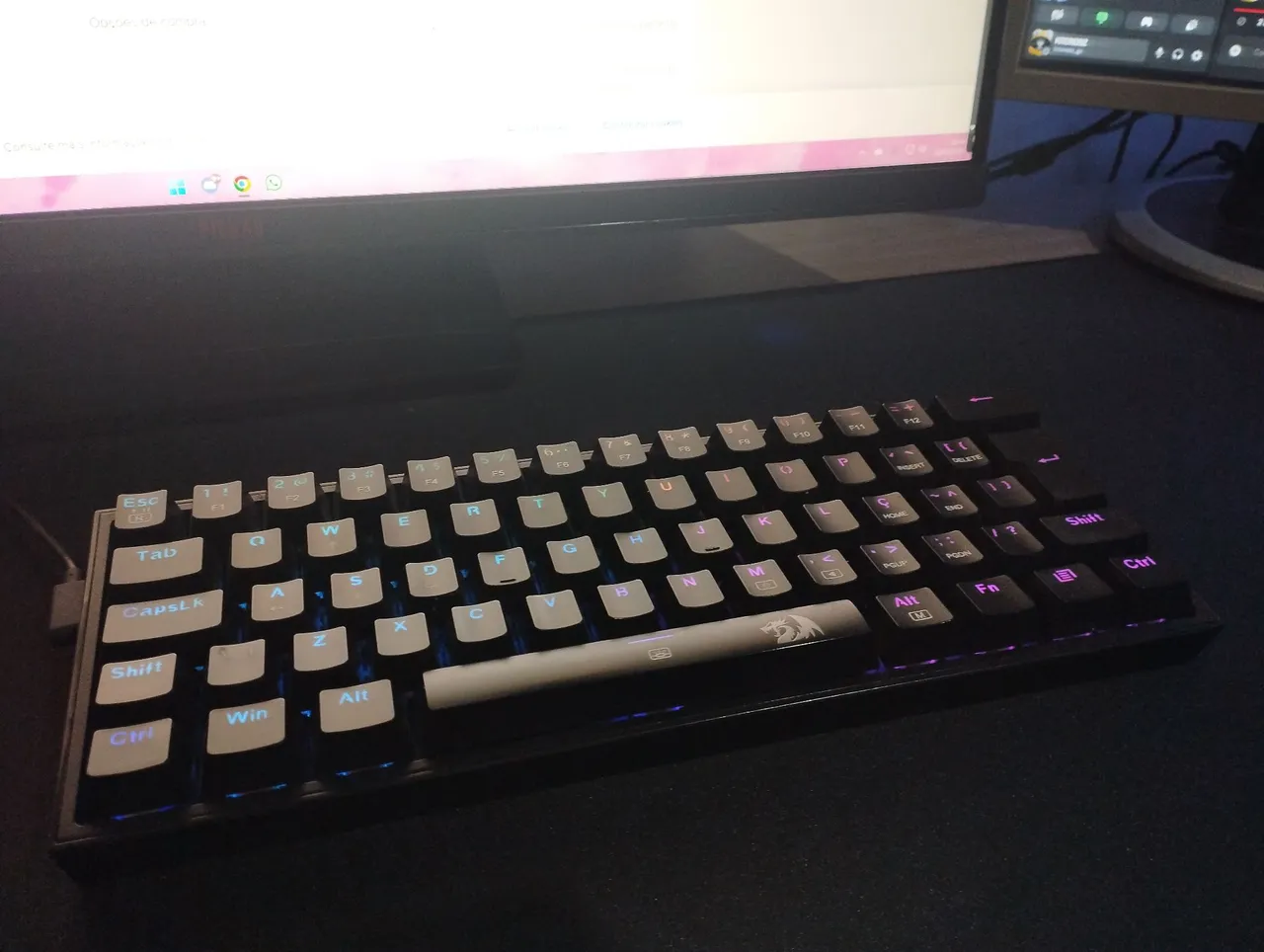 Teclado Mecânico Redragon Fizz Pro 60% - RGB - USADO!!