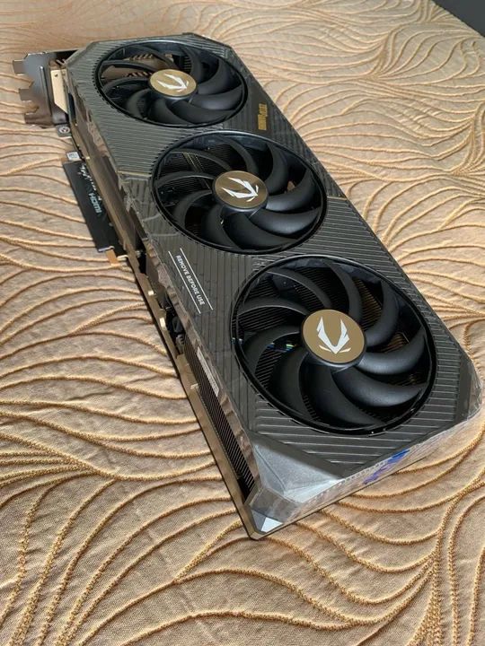 RTX 5080 Zotac Solid OC - Foto 5