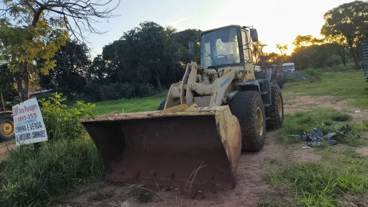 Pá Carregadeira Komatsu Usada