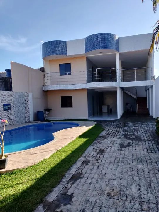 Casa com piscina para temporada.