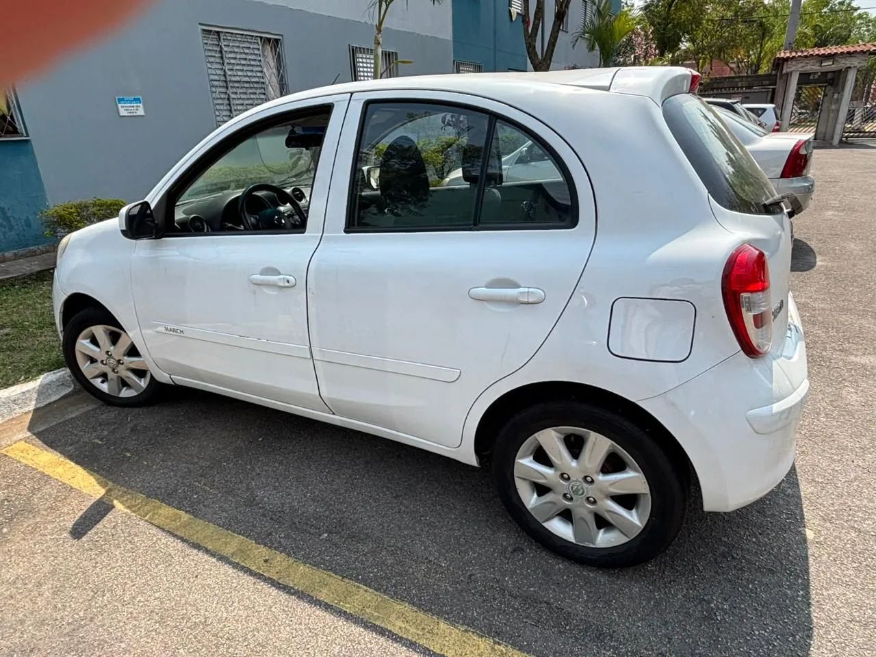 Nissan March SV 1.6 16V Flex Fuel 2014